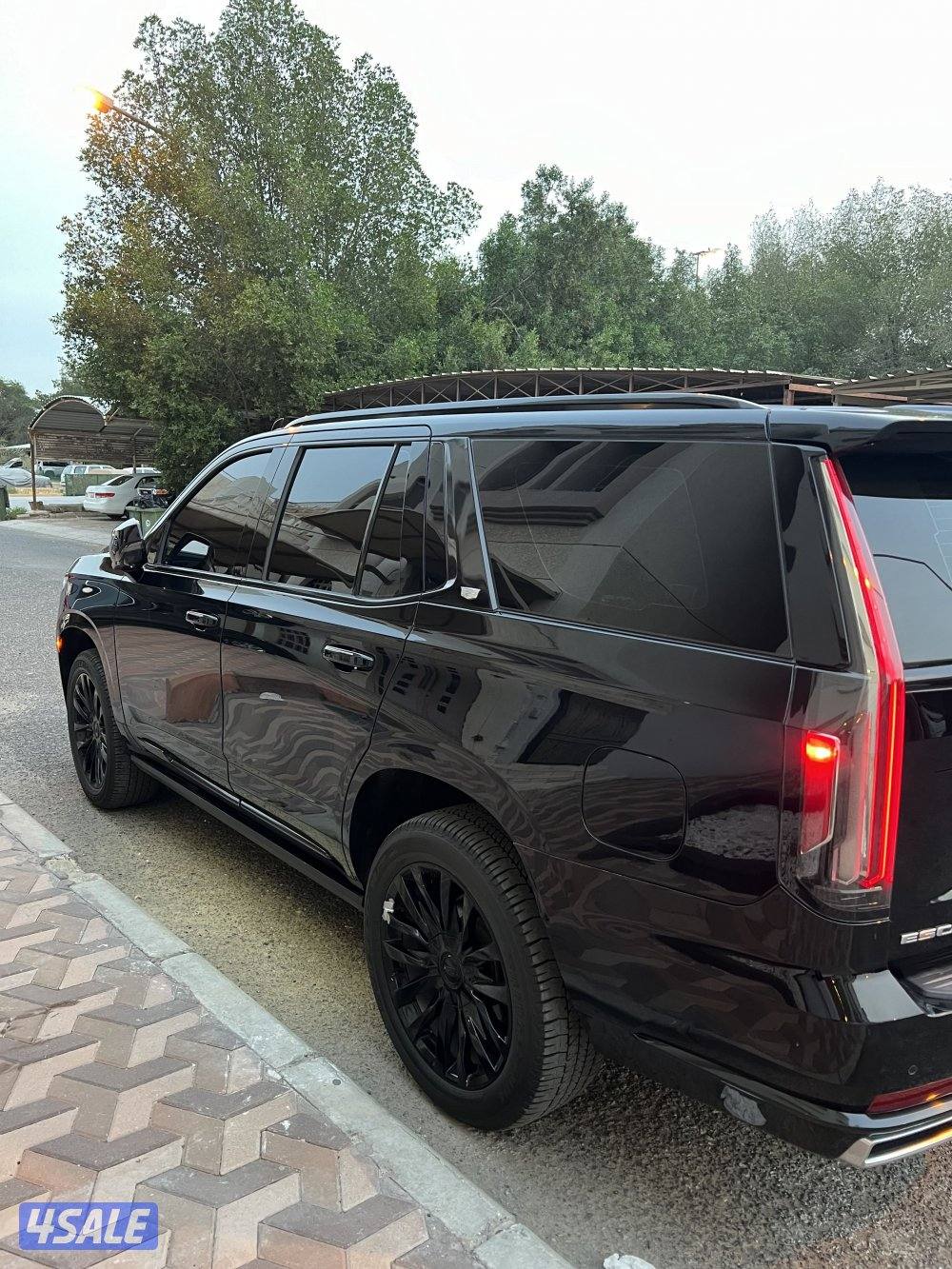 كاديلاك اسكاليد نظيفة جداً للبيع شرط الفحص3