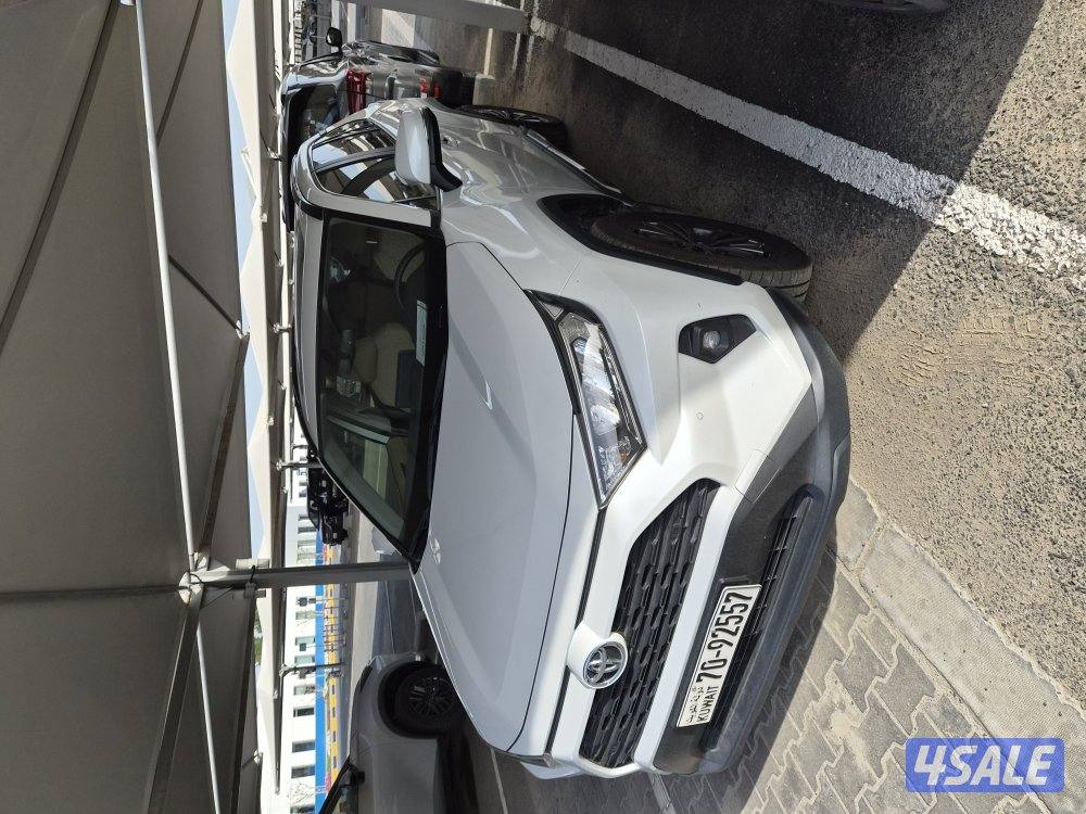 2023 Year Mid variant 29,500 Km. New Tires and Battery.2