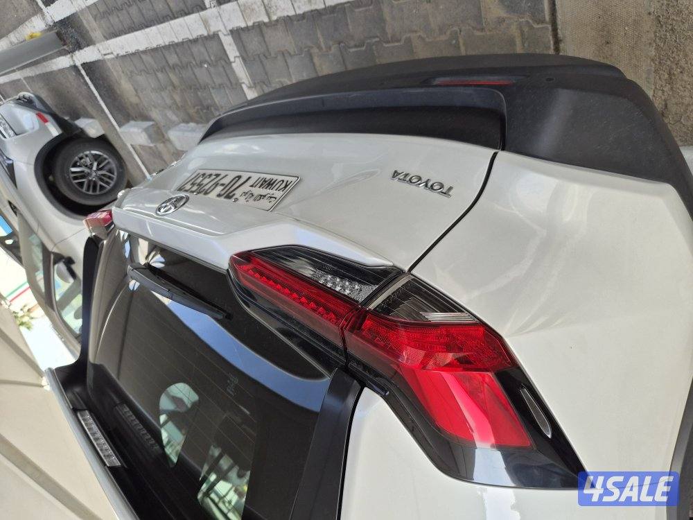 2023 Year Mid variant 29,500 Km. New Tires and Battery.3