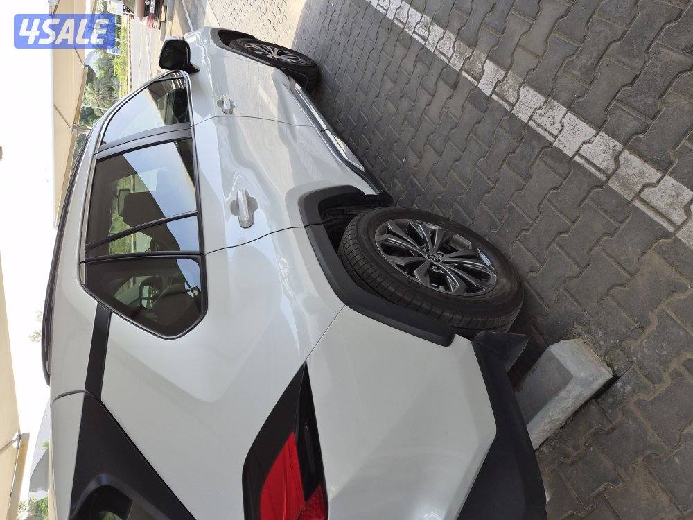 2023 Year Mid variant 29,500 Km. New Tires and Battery.4