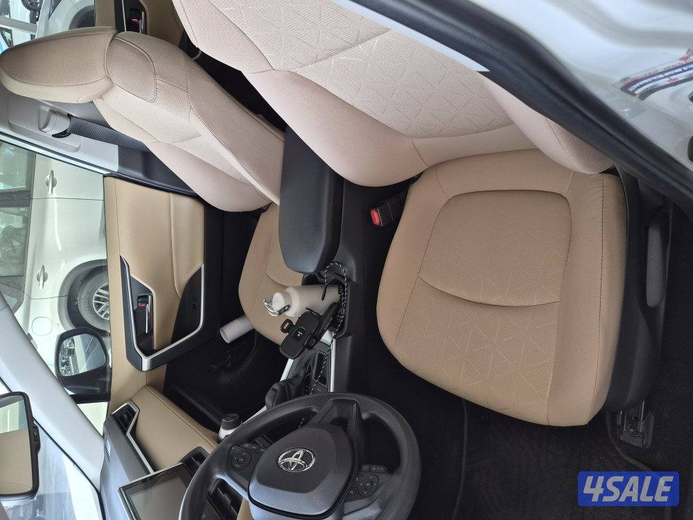 2023 Year Mid variant 29,500 Km. New Tires and Battery.6