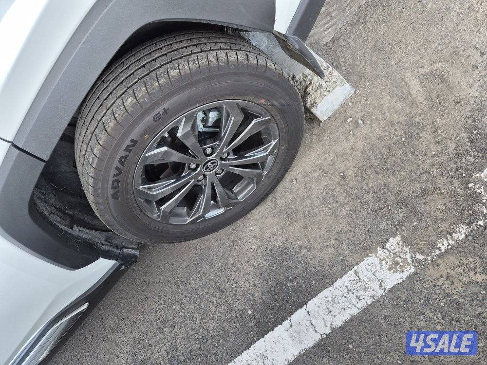 2023 Year Mid variant 29,500 Km. New Tires and Battery.7