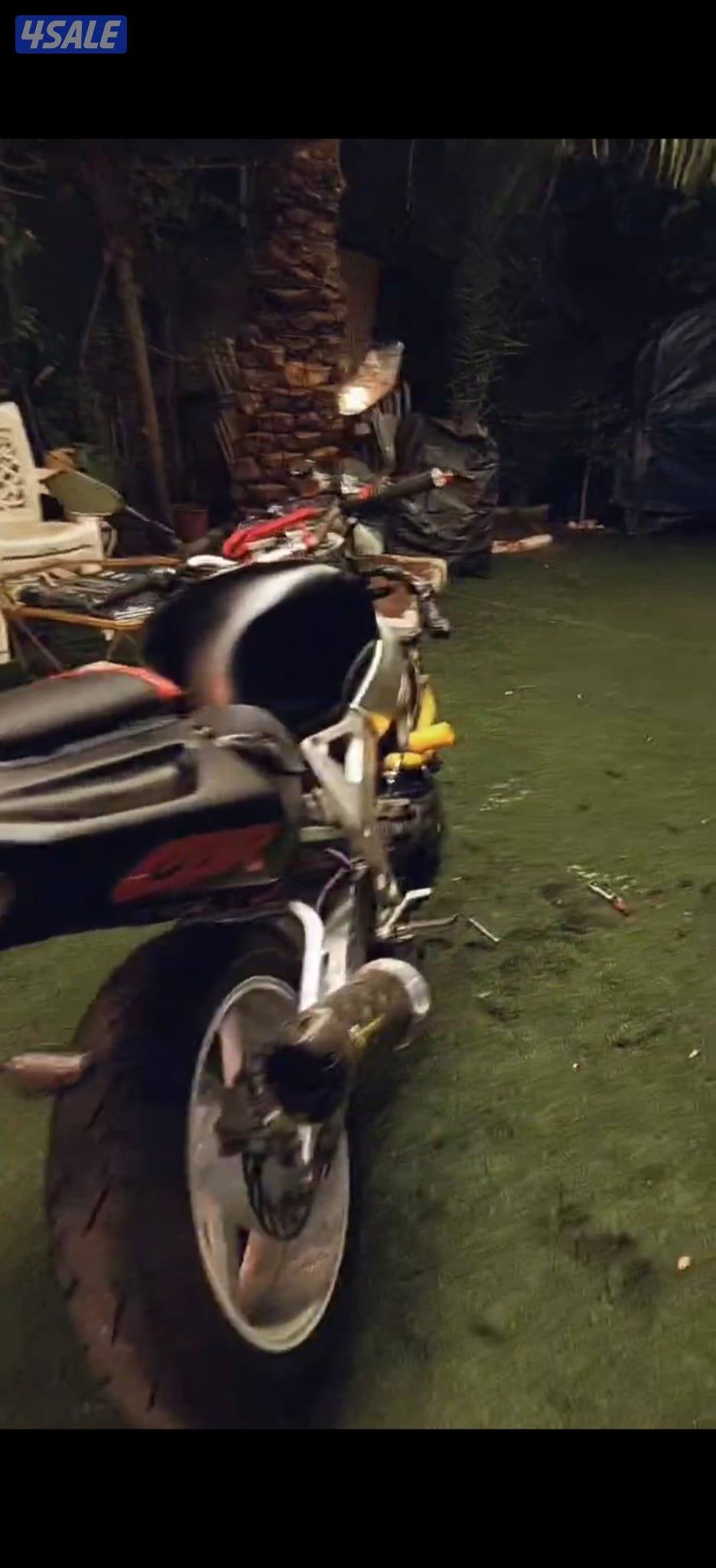 للبيع هوندا  900 CRB1