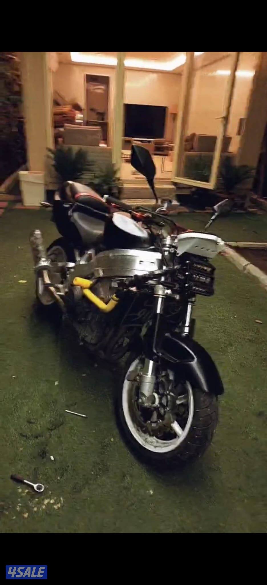 للبيع هوندا  900 CRB3