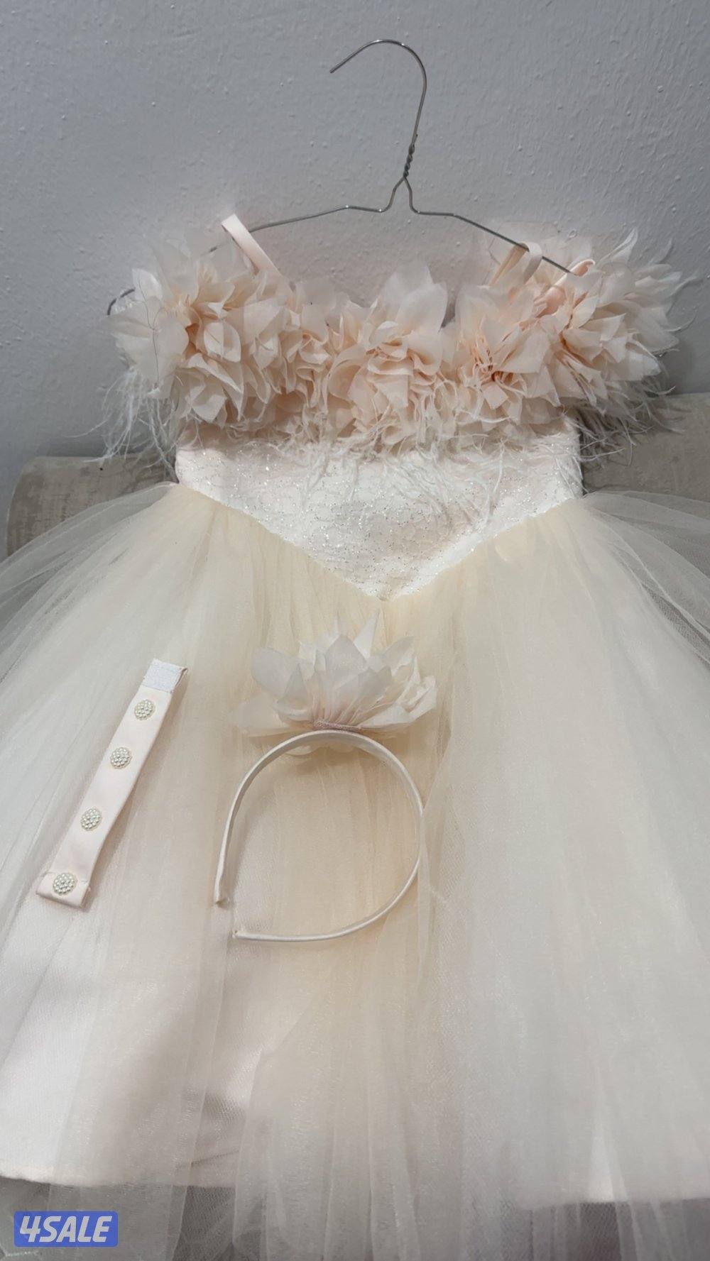 عندي دراريع وفساتين بنات الاسعار تبدا من ٥ اللي تبي تدش وتسب4