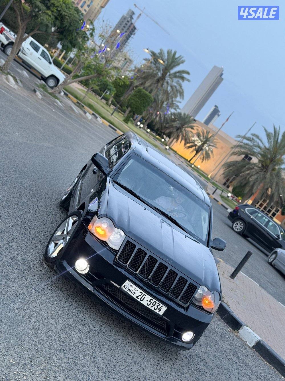 جيب  SRT  82