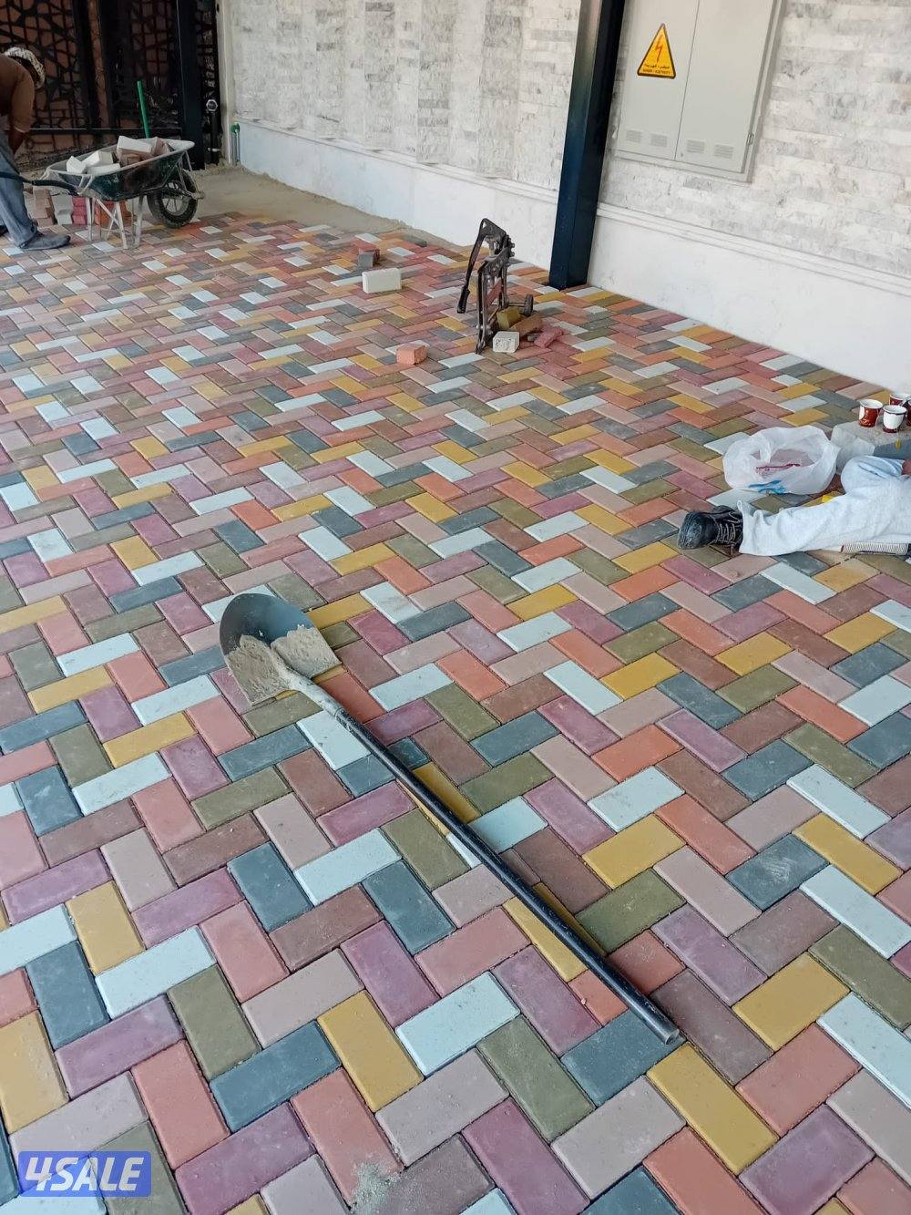 معلم بلاط متداخل وكربستون وكاشي ومصفت سيارات وصبت موزاييك ارضيات15