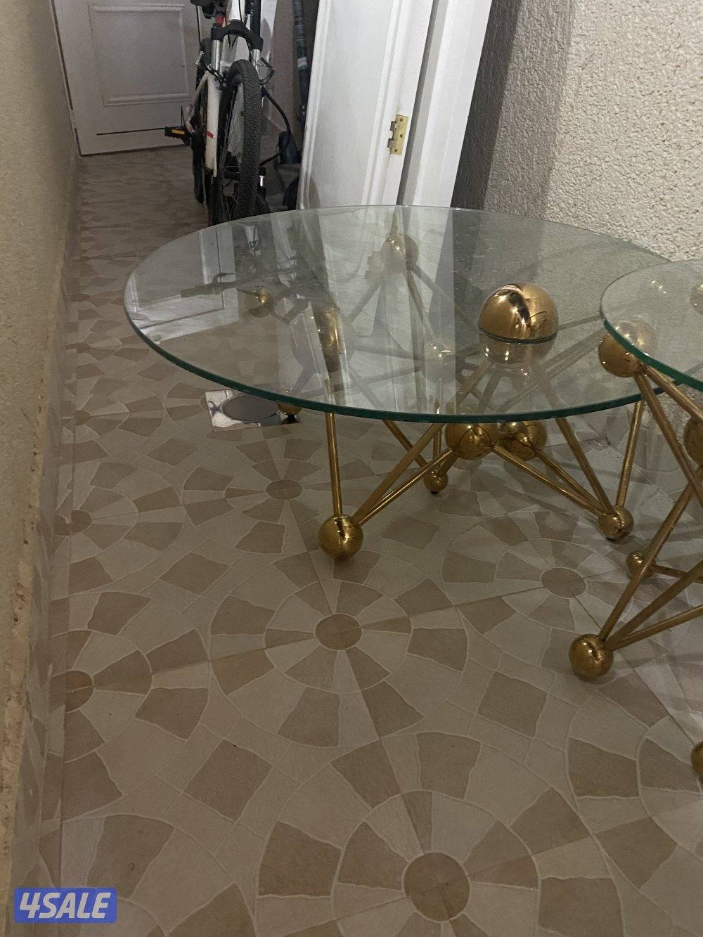 للبيع طاولات1