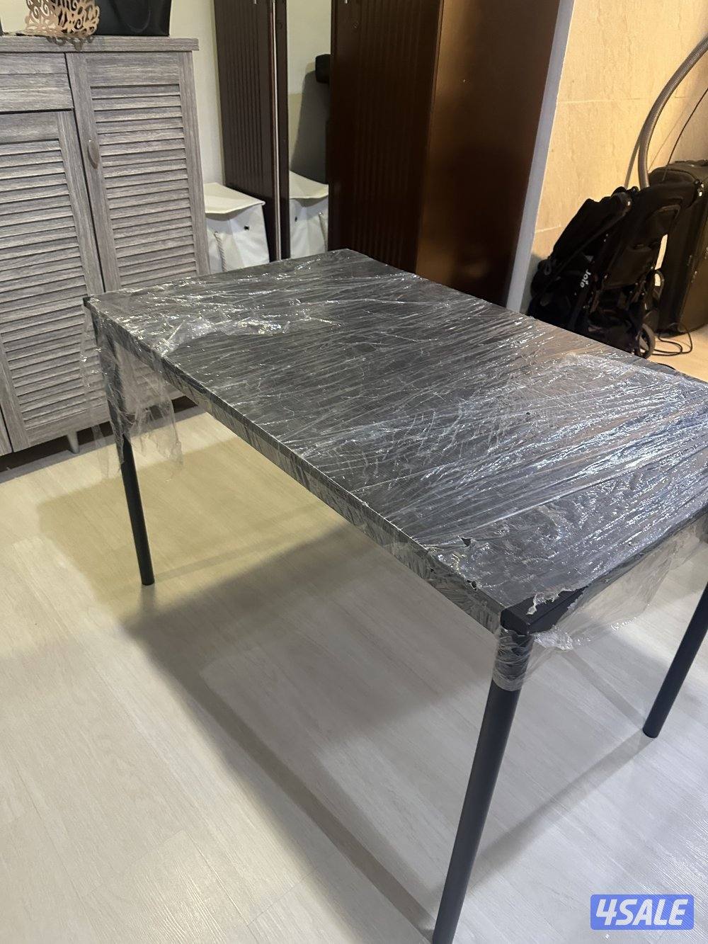 IKEA table and chair less used for 25Kd1