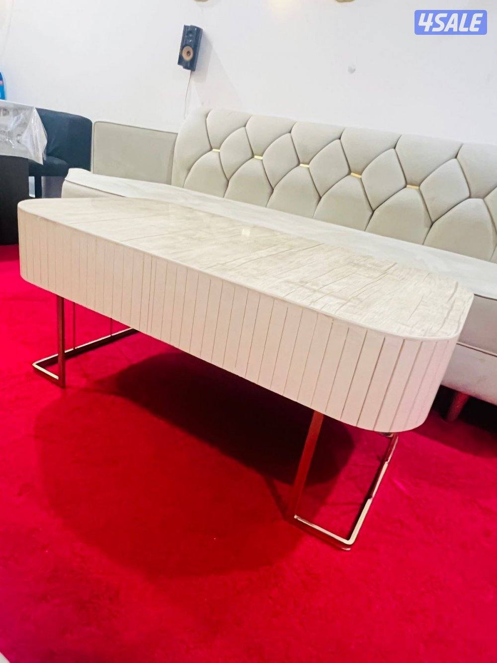 Sofa with center table4