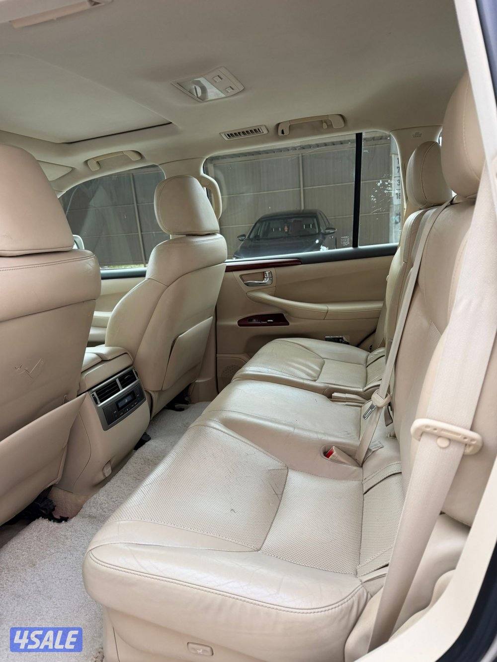 لكزس LX570 ٢٠١٣ الساير عداد ٤٠٠ ألف شرط الفحص صبغ وكاله ماعدا قطعه6