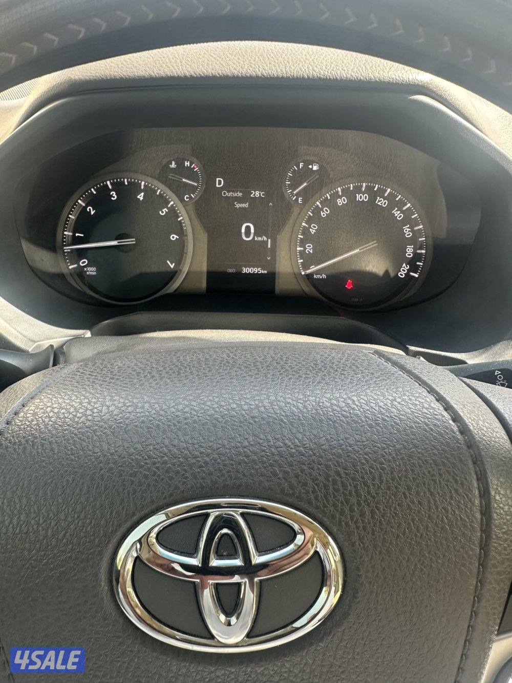 للبيع برادو مخزن VX كامل المواصفات اعلى درجه 2023 ماشى 30 طالع 20243