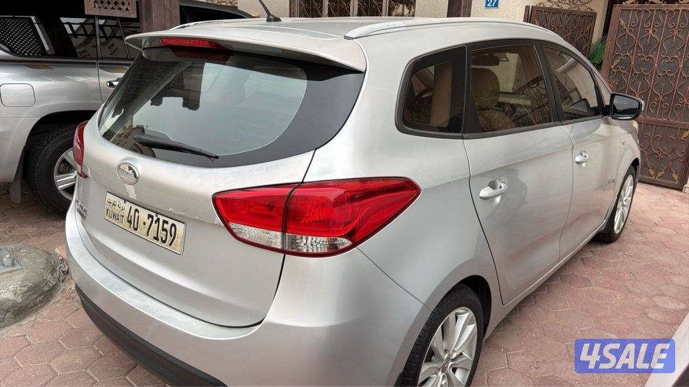 كيا كارينز 2015 نظيف جداً0