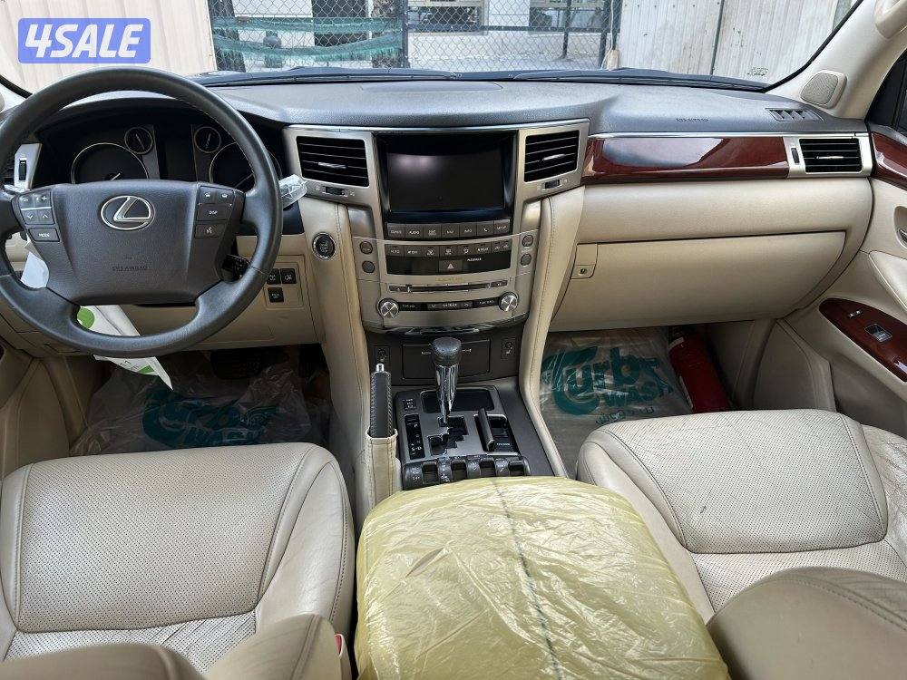 2014 لكزس LX