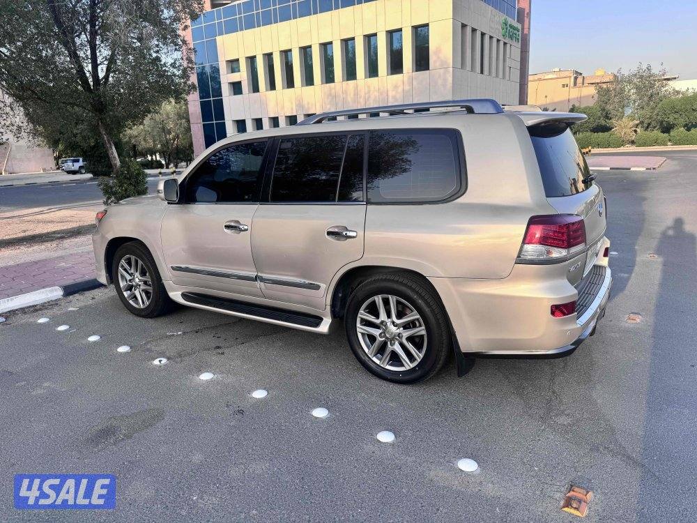 2013 لكزس LX