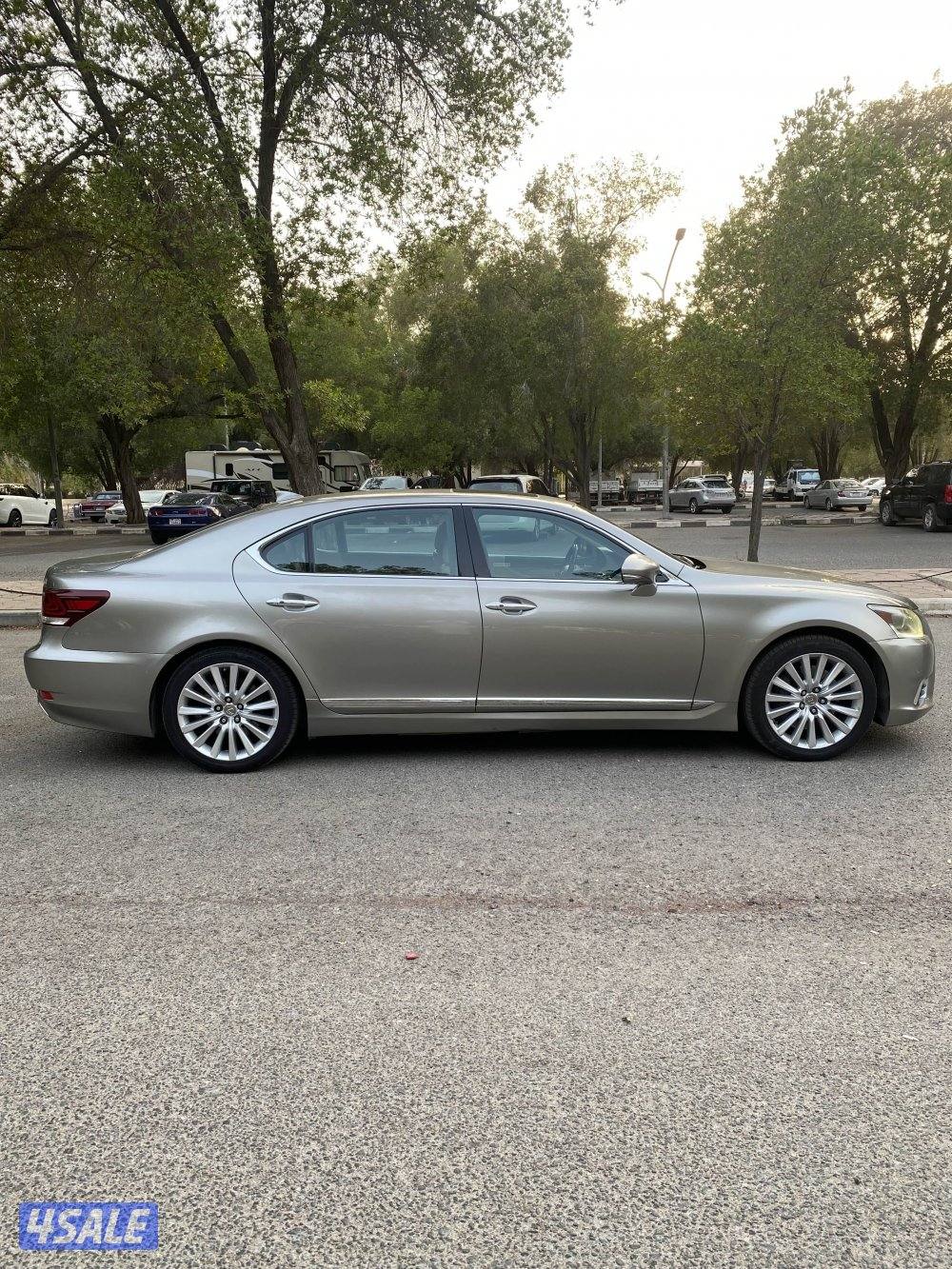 2014 Lexus LS