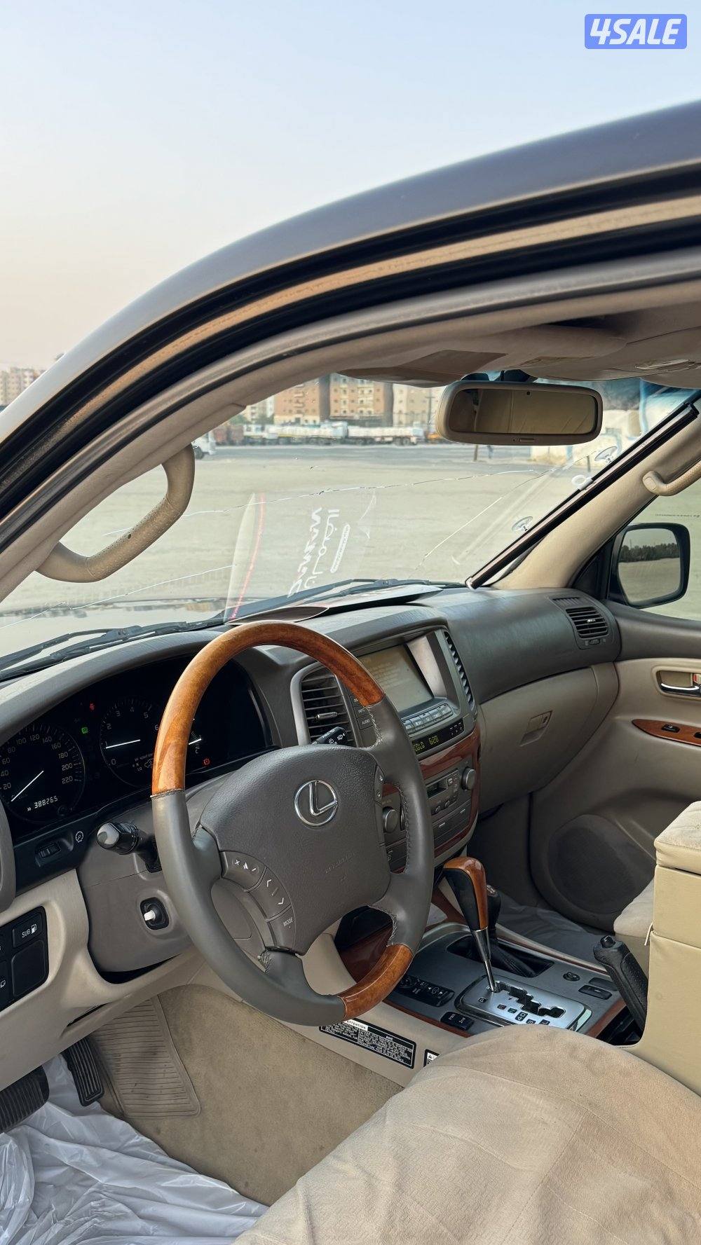 2004 Lexus LX