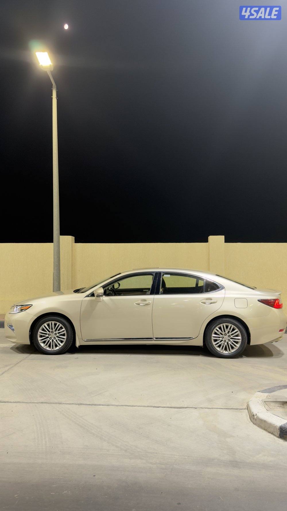 2016 Lexus ES