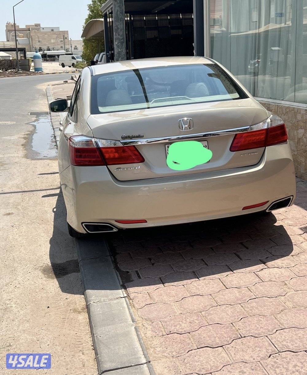 2015 هوندا أكورد