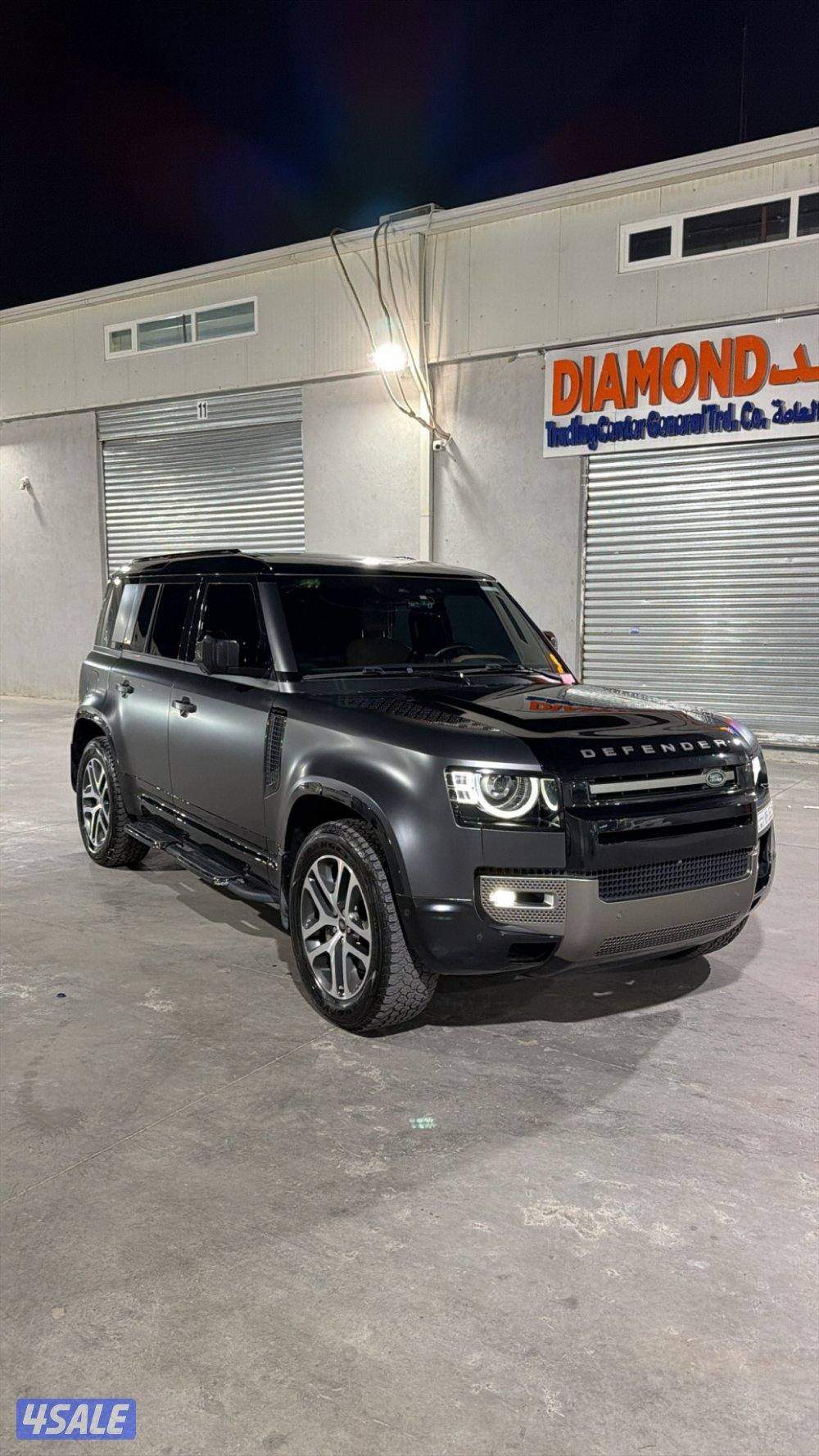 2025 لاند روفر Defender