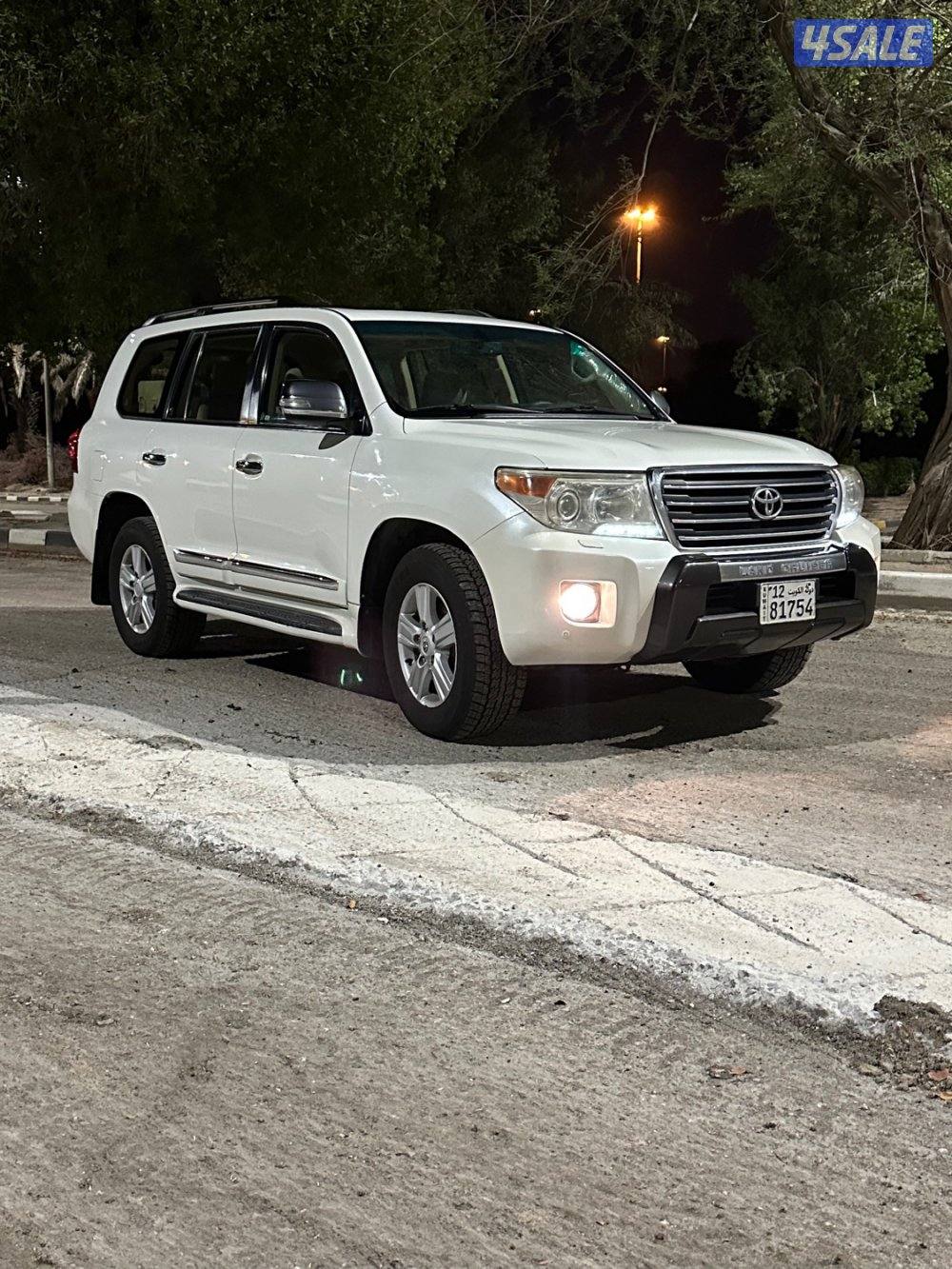 2014 Toyota لاند كروزر