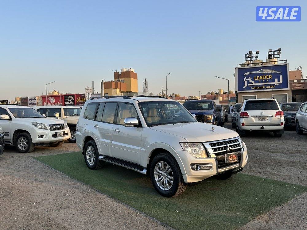 2020 Mitsubishi باجيرو